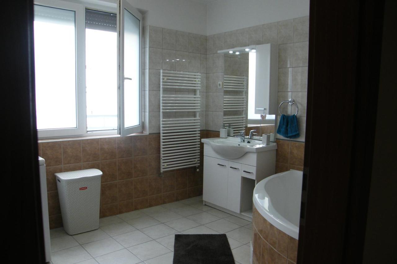 Hajdúszoboszló Happy Apartman מראה חיצוני תמונה
